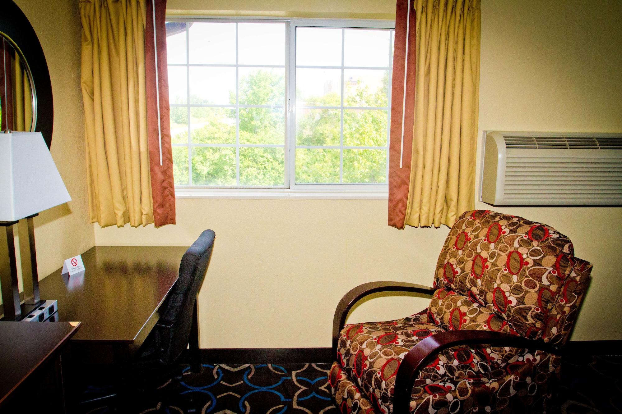 Super 8 By Wyndham Kansas City Dış mekan fotoğraf