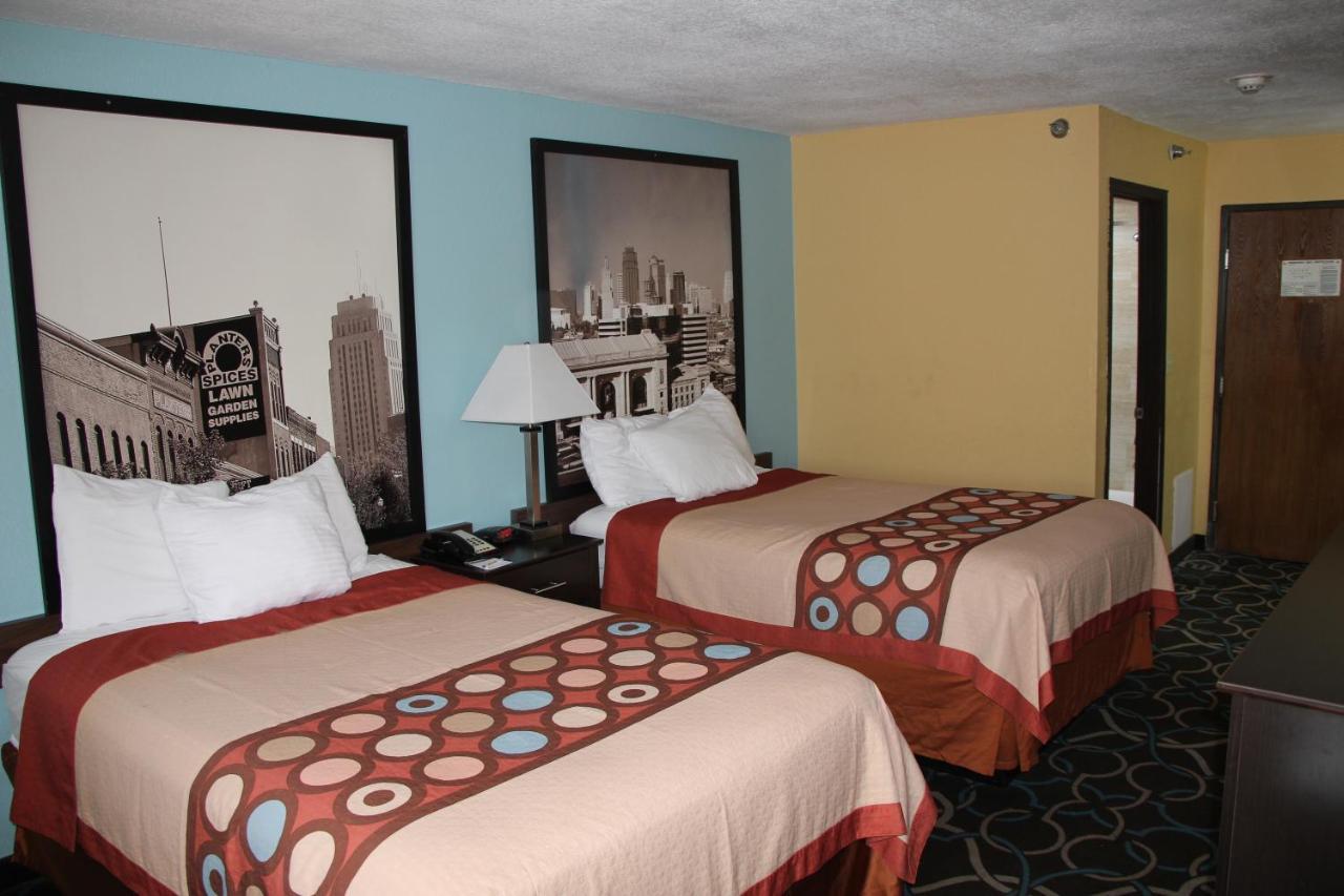 Super 8 By Wyndham Kansas City Dış mekan fotoğraf