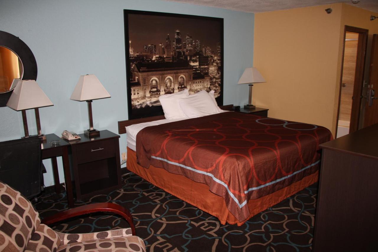 Super 8 By Wyndham Kansas City Dış mekan fotoğraf