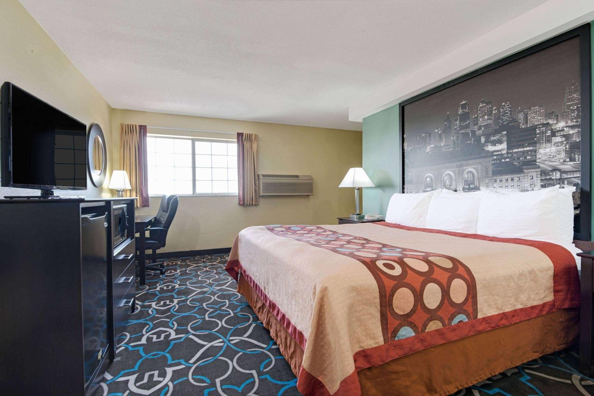 Super 8 By Wyndham Kansas City Dış mekan fotoğraf