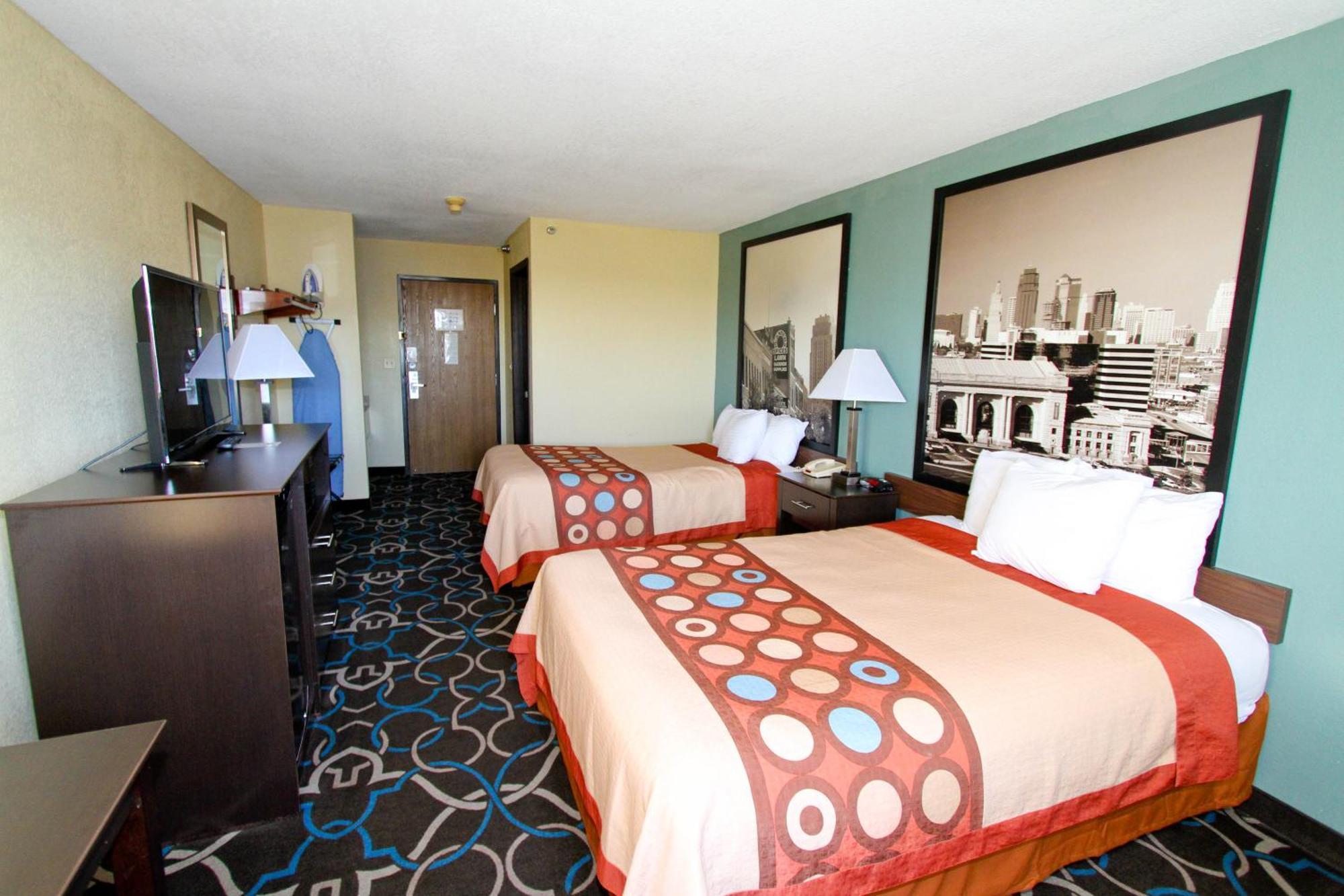 Super 8 By Wyndham Kansas City Dış mekan fotoğraf