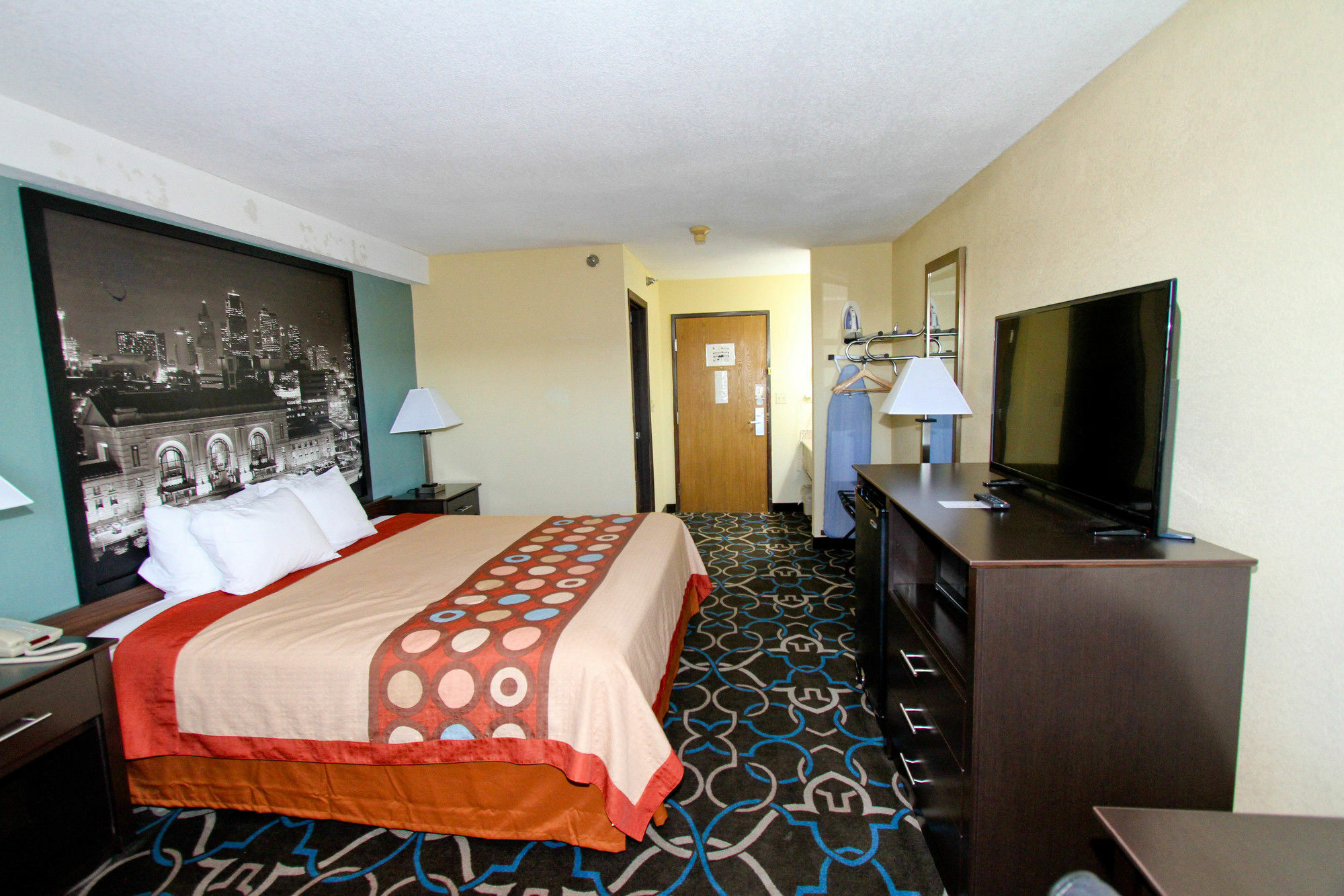 Super 8 By Wyndham Kansas City Dış mekan fotoğraf