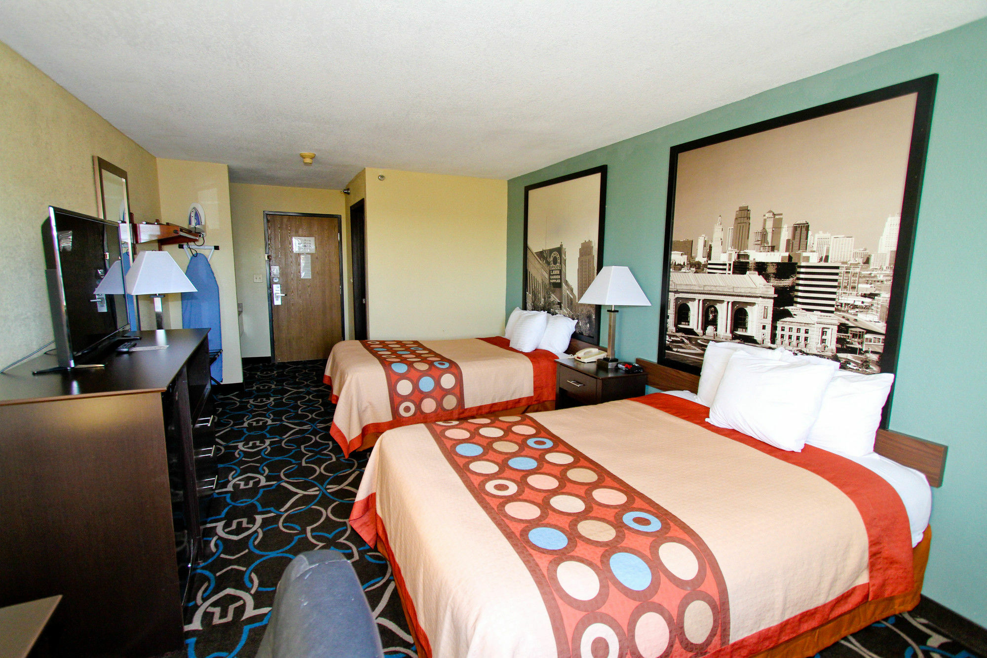 Super 8 By Wyndham Kansas City Dış mekan fotoğraf